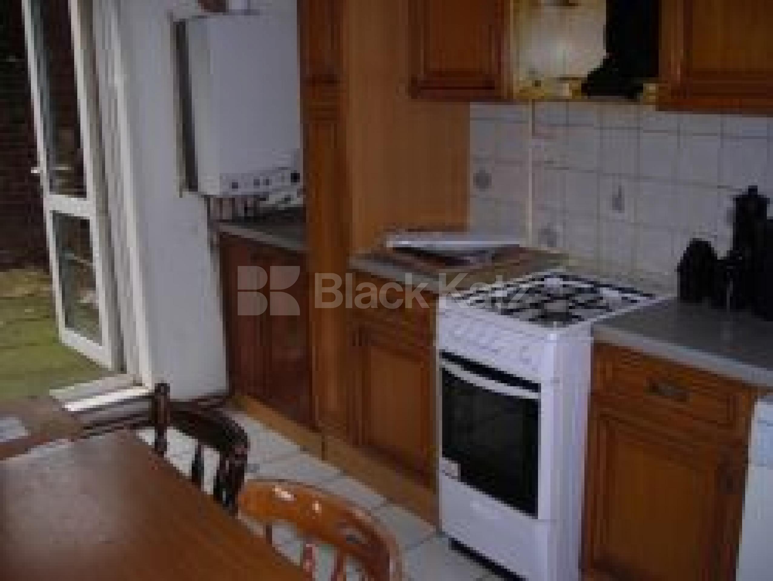 			3 Bedroom, 1 bath, 1 reception Flat			 Salisbury Walk, DARTMOUTH PARK N19 N19